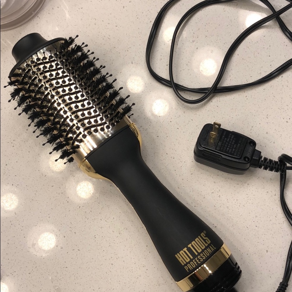 Hot Tools blow out brush volumizer